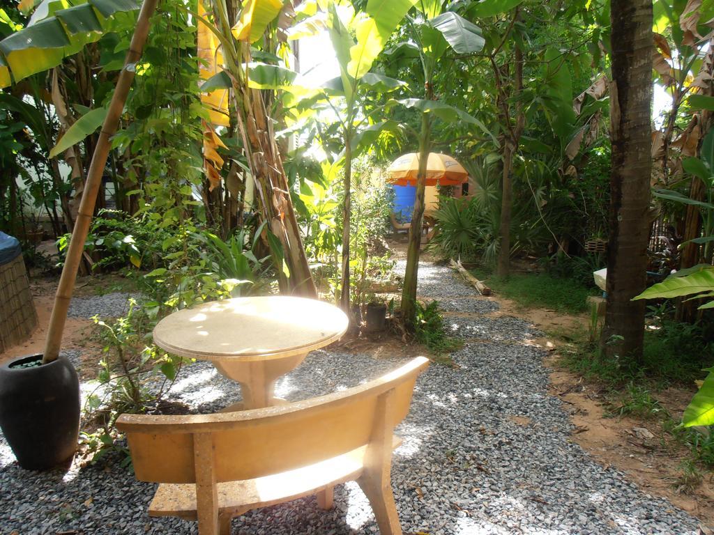 Firefly Guesthouse - The Berlin Angkor Siem Reap Extérieur photo